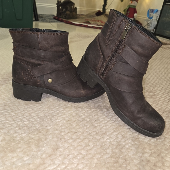 Clarks Women's Dark Brown Ankle Leather Boots with Side Zipper Size 8M - Picture 4 of 9